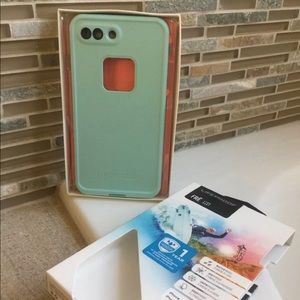 Brand new iPhone 7 Plus / 8 Plus lifeproof case !